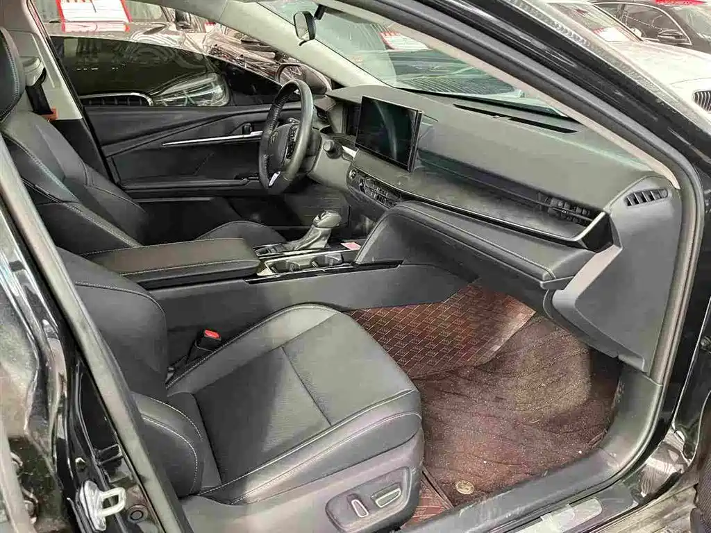 Toyota Camry 2025 — фото 8