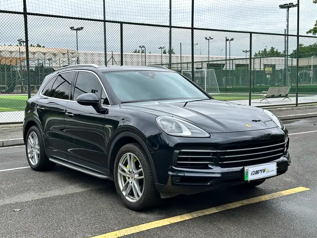 Porsche Cayenne Hybrid 2022 — фото 3
