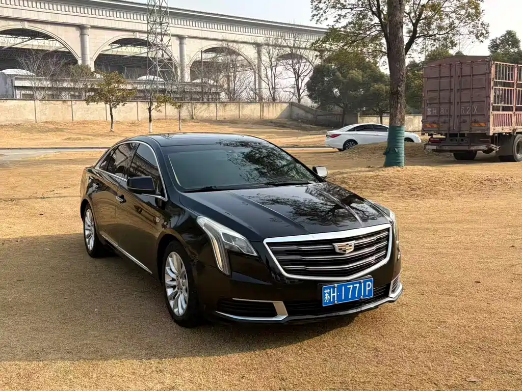 Cadillac XTS 2018 — фото 1