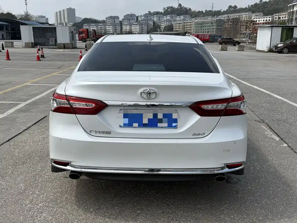 Toyota Camry 2024 — фото 8