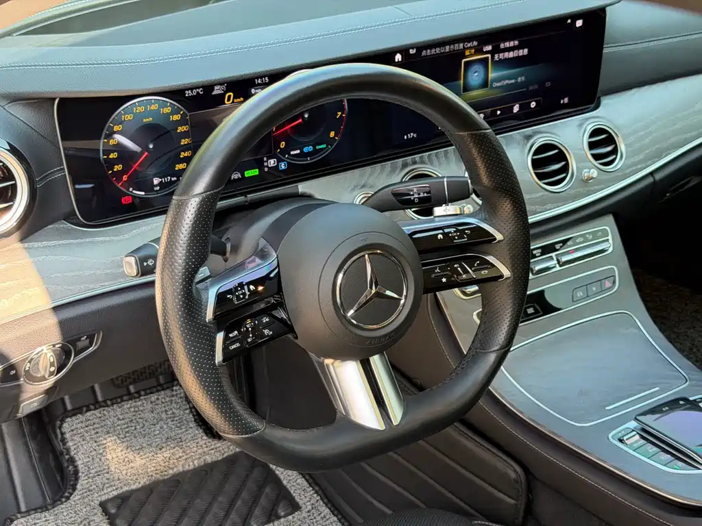 Mercedes-Benz E-Class 2022 — фото 12