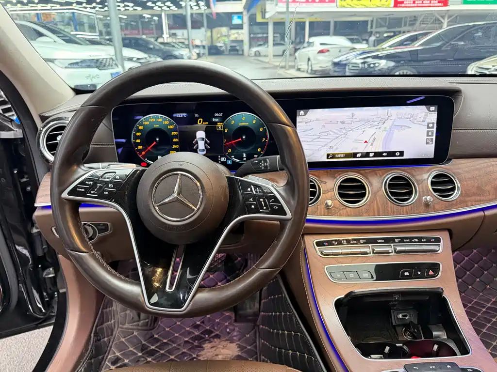 Mercedes-Benz E-Class 2023 — фото 15