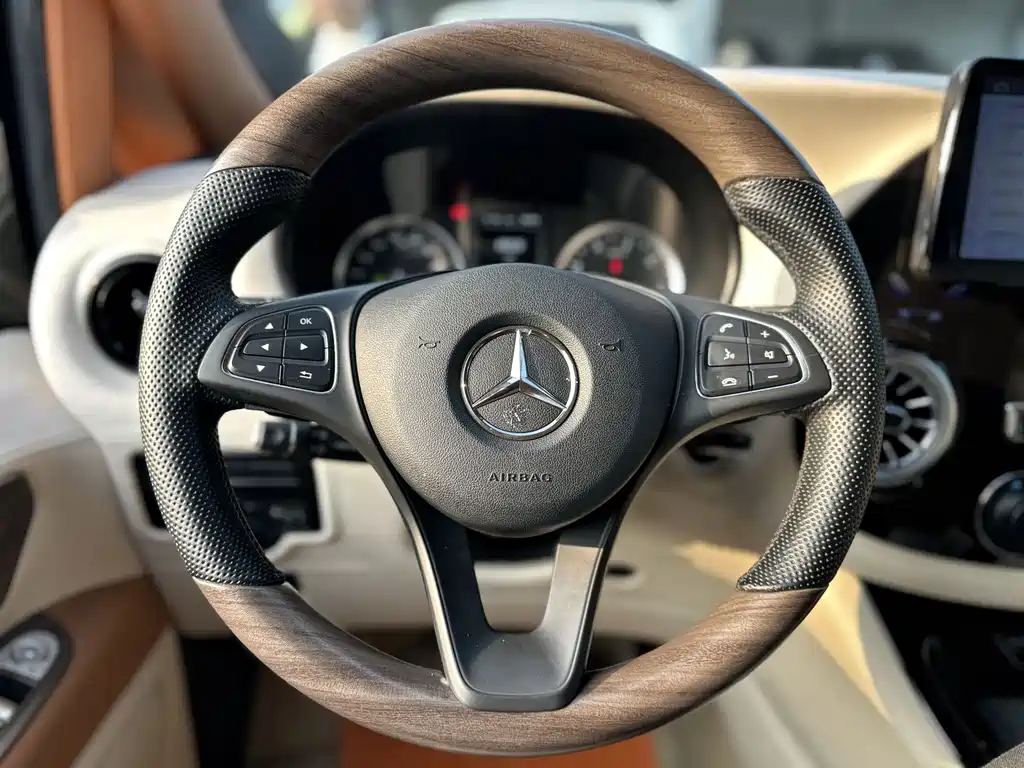 Mercedes-Benz Vito 2022 — фото 11