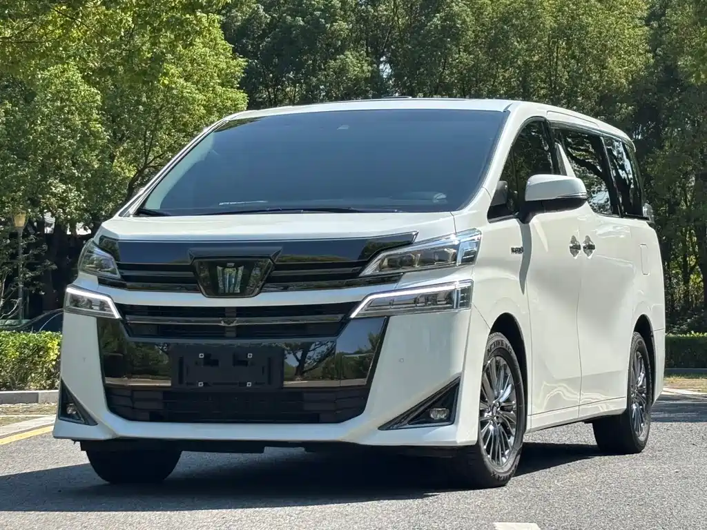Toyota Vellfire 2023 — фото 1