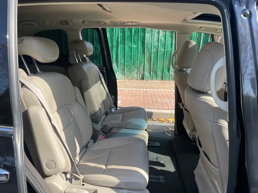 Honda Odyssey 2017 — фото 10