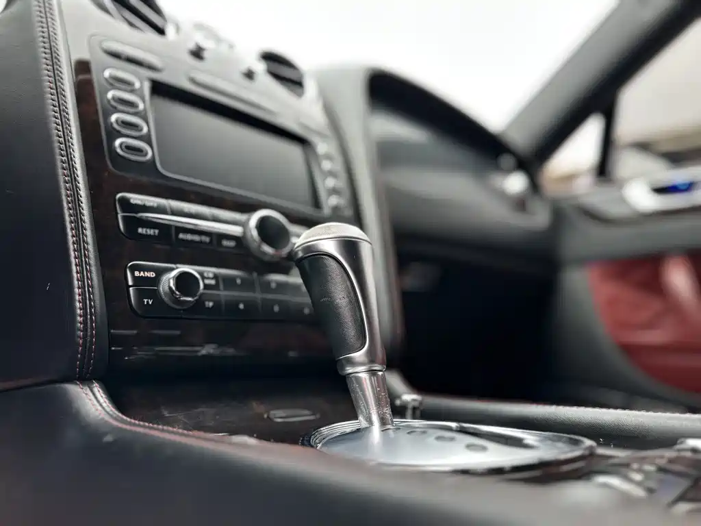 Bentley Flying Spur 2011 — фото 13