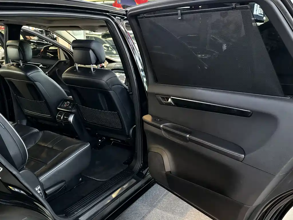 Mercedes-Benz R-Class 2017 — фото 14