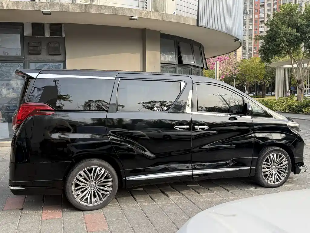 Toyota Alphard 2011 — фото 7