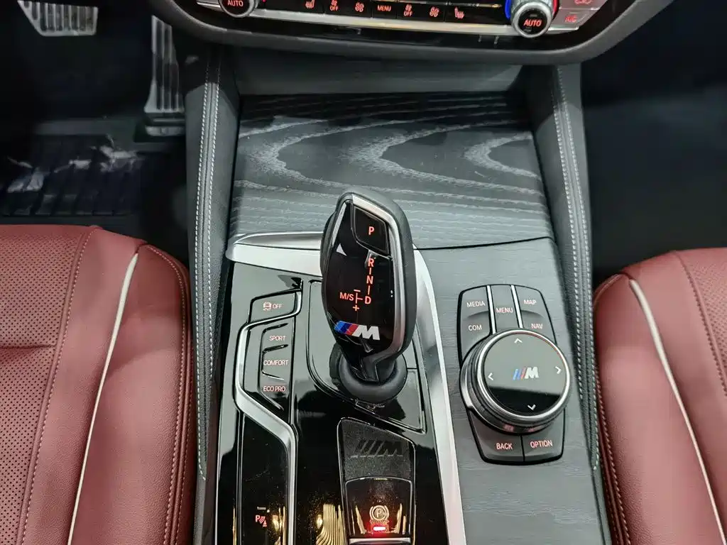 BMW 5 Series 2023 — фото 13