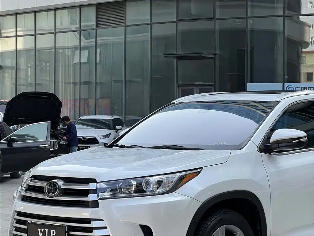 Toyota Highlander 2021 — фото 10