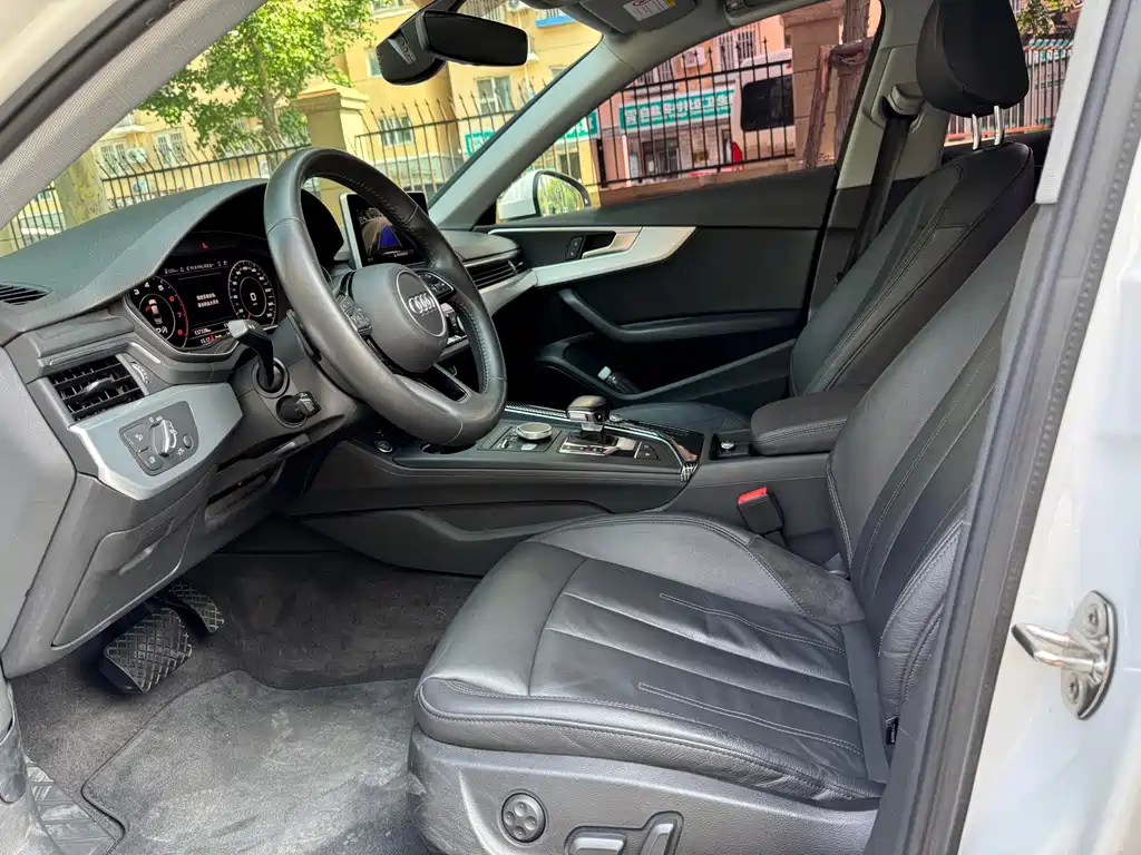 Audi A4L 2019
