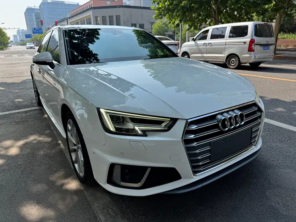 Audi A4L 2019 — фото 16