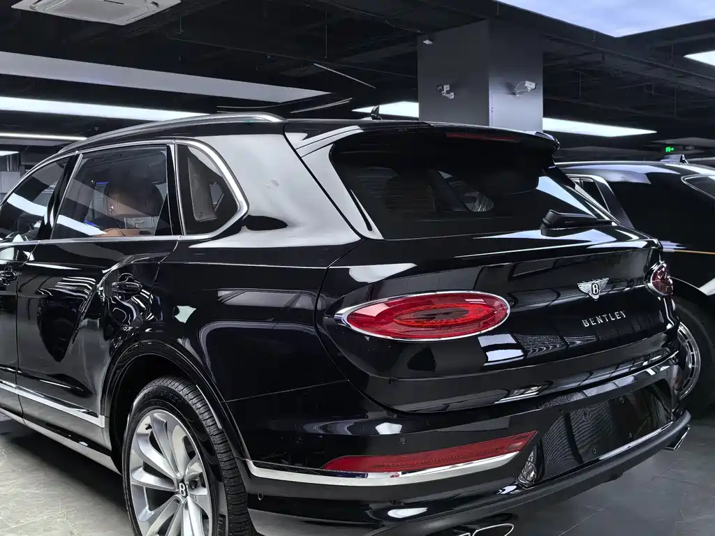 Bentley Bentayga — фото 10