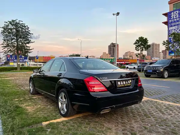 Mercedes-Benz S-Class 2010