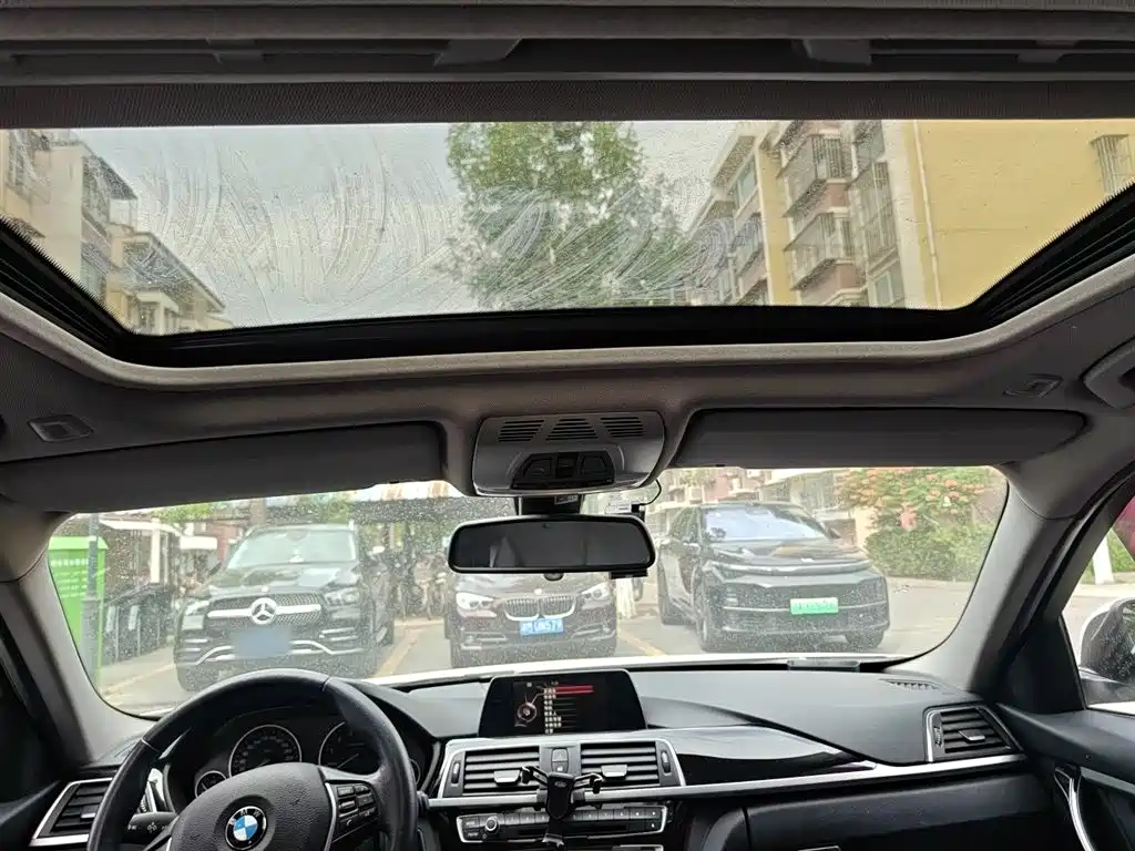 BMW 3 Series 2016 — фото 14