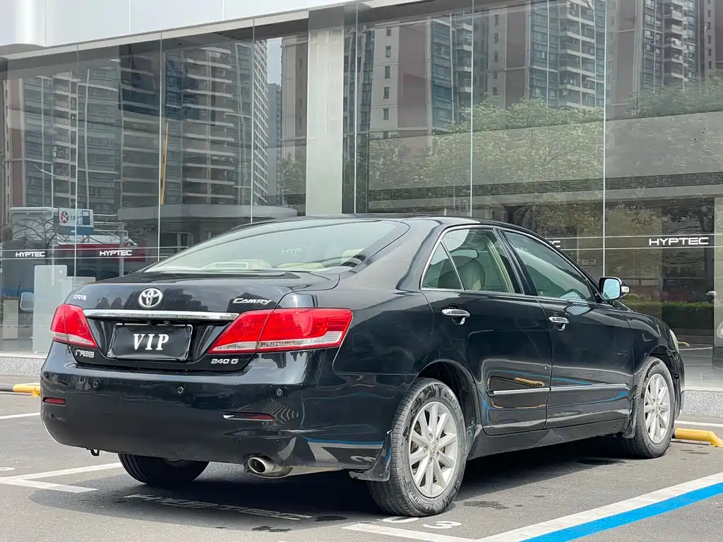 Toyota Camry 2010 — фото 9