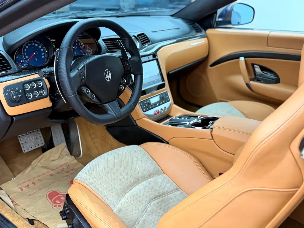 Maserati GranTurismo 2016 — фото 12