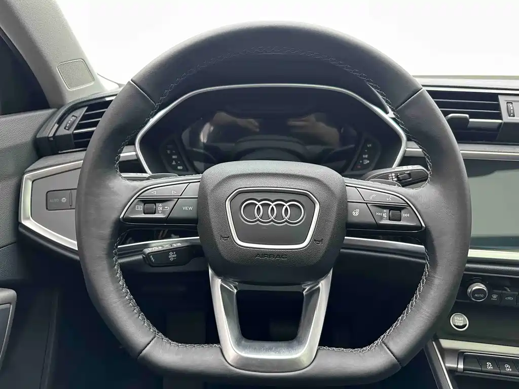 Audi Q3 2022 — фото 17