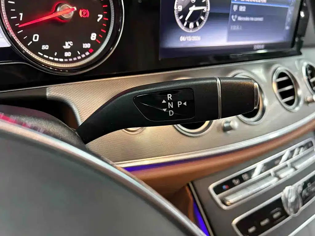 Mercedes-Benz E-Class 2018 — фото 12