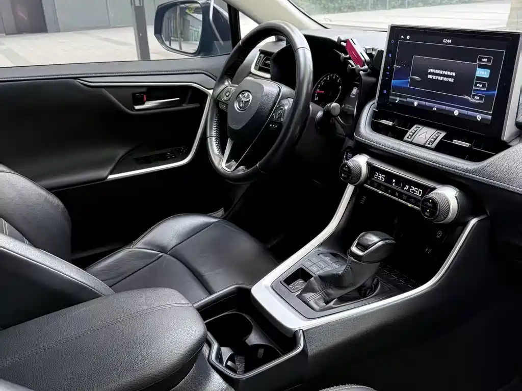 Toyota Wildlander 2021 — фото 11