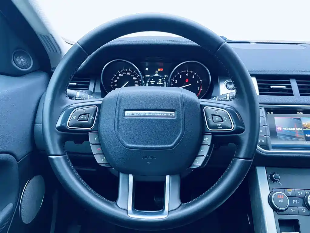 Land Rover Evoque 2018 — фото 14