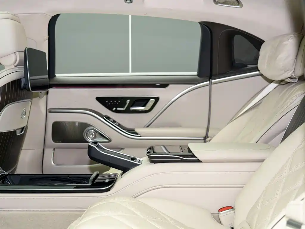 Mercedes-Benz Maybach S-Class 2023 — фото 12