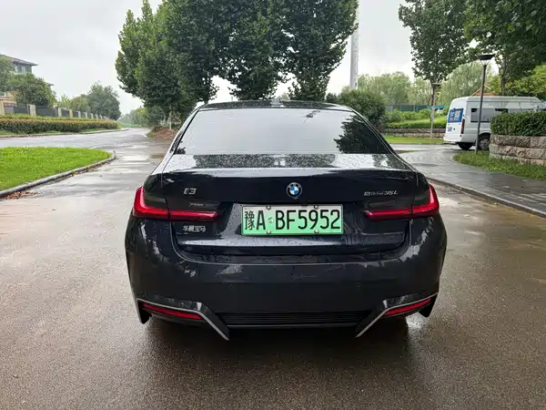 BMW i3 2025