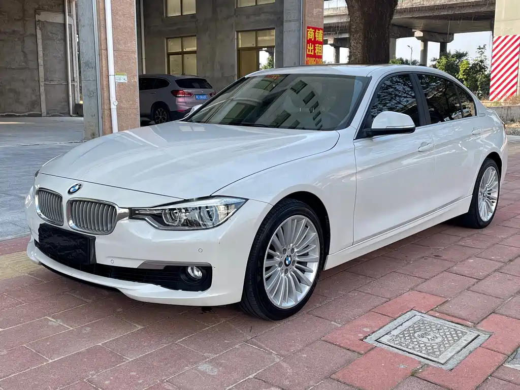 BMW 3 Series 2018 — фото 1