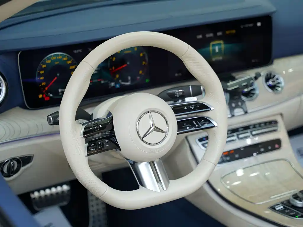 Mercedes-Benz E-Class 2023 — фото 18