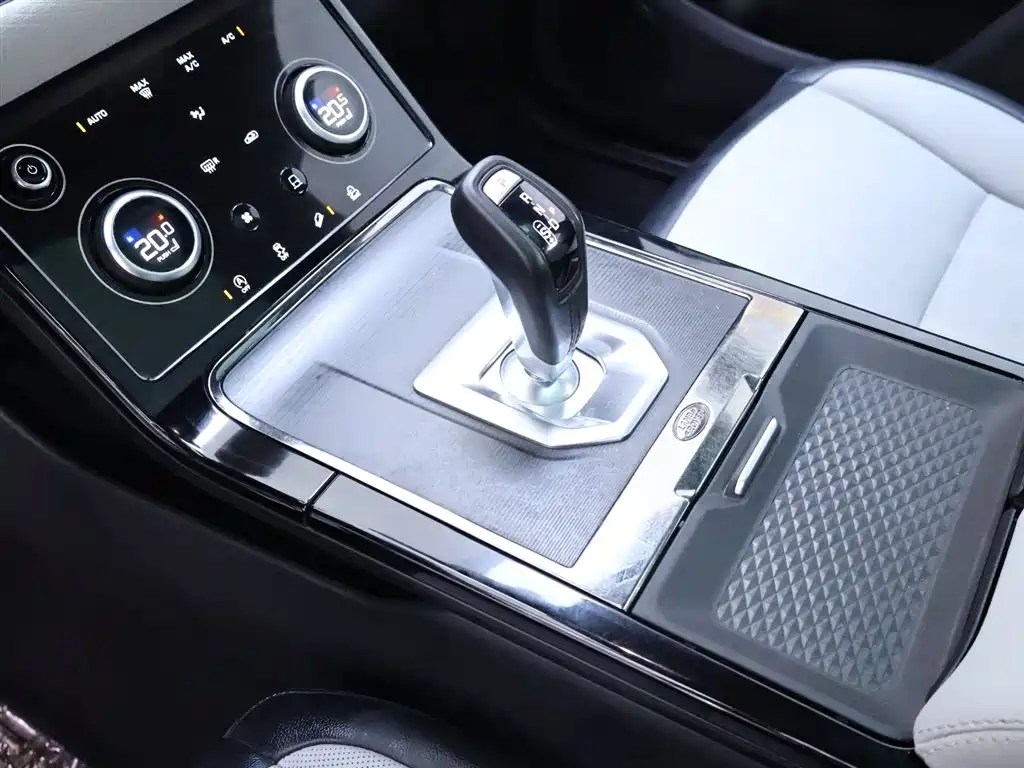 Land Rover Evoque 2021 — фото 12