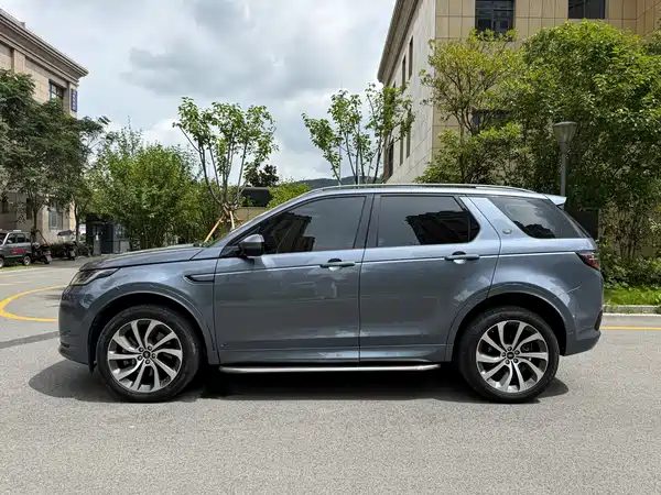 Land Rover Discovery Sport 2021