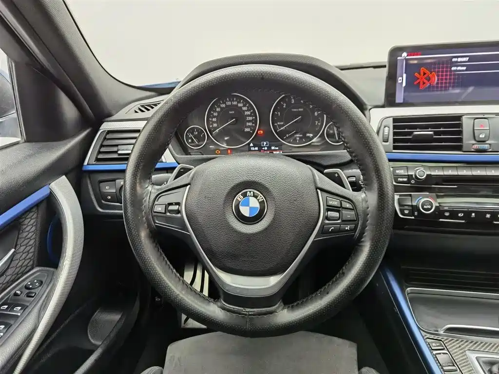 BMW 3 Series 2017 — фото 11