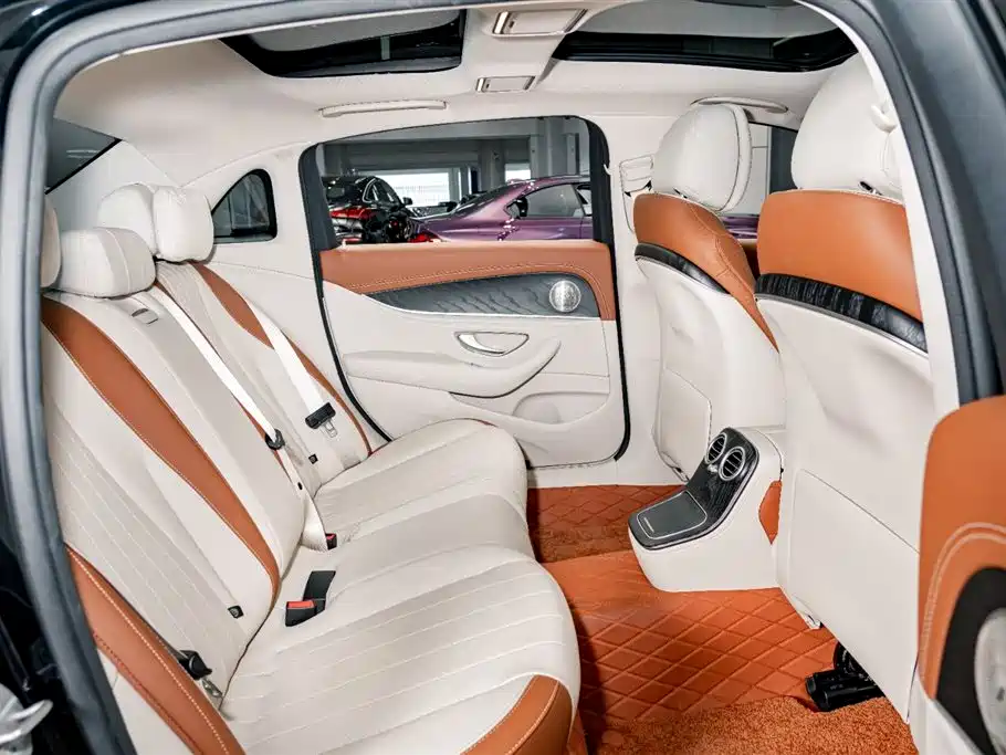 Mercedes-Benz E-Class 2023 — фото 21