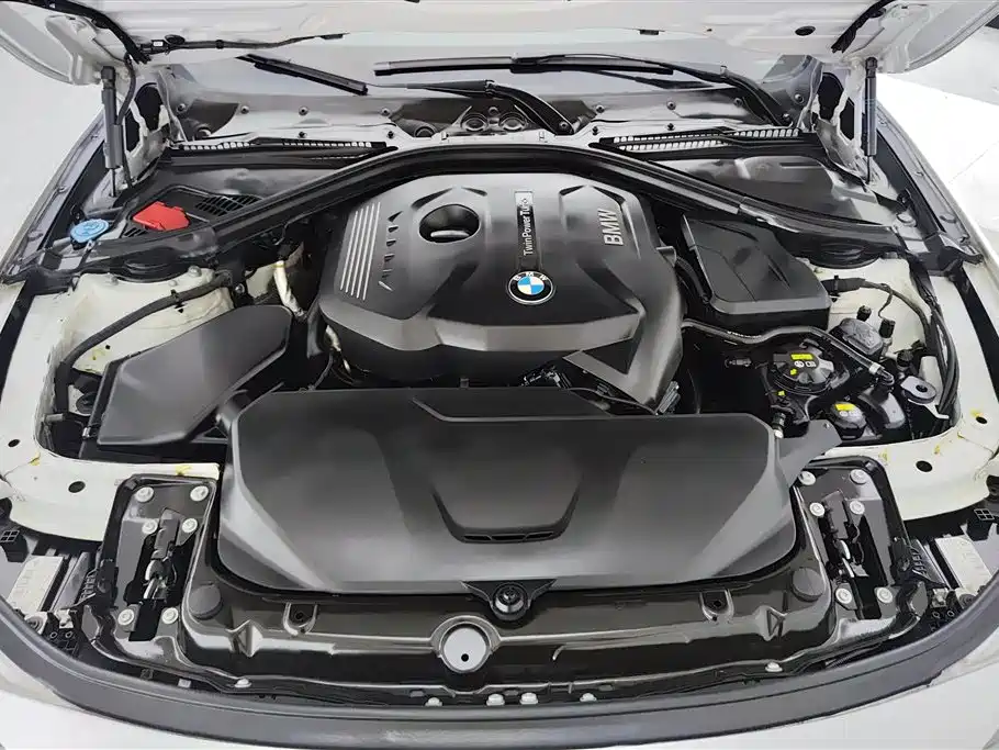 BMW 3 Series 2017 — фото 10