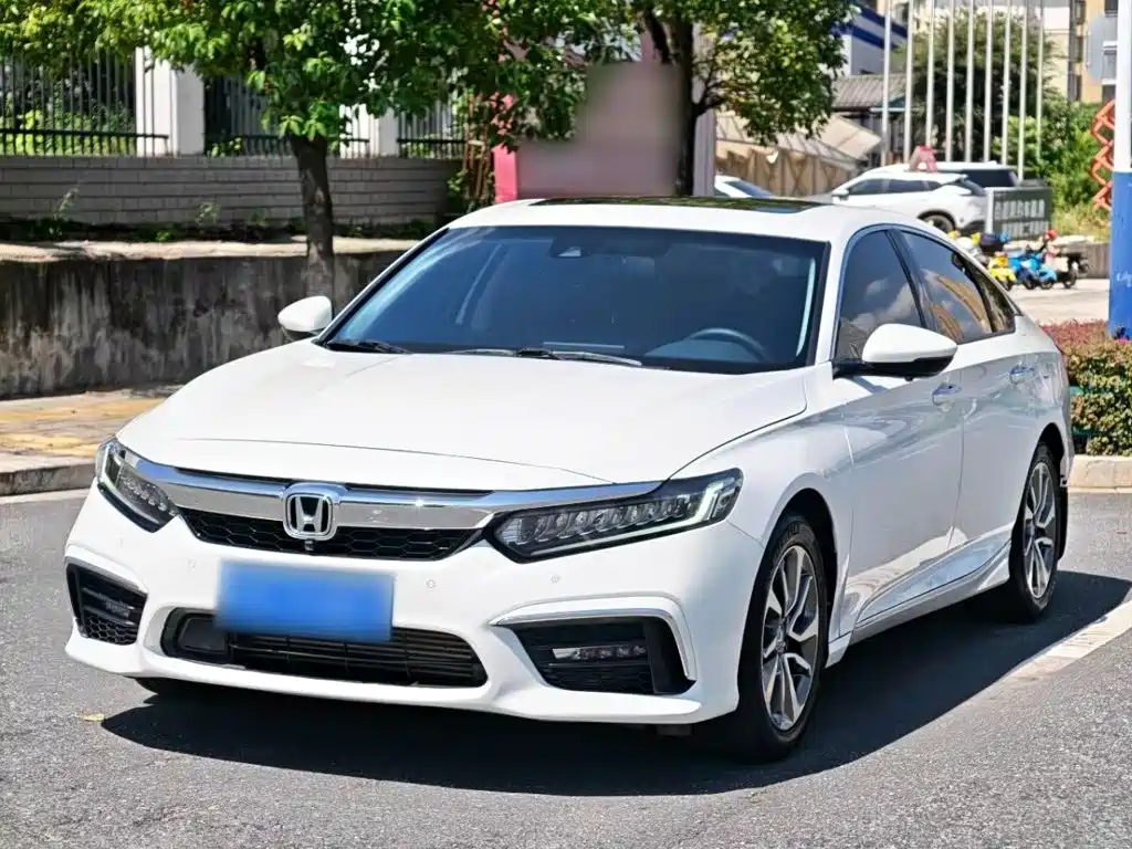 Honda Inspire 2019 — фото 1