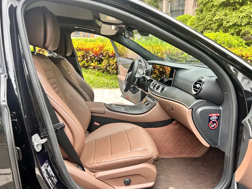 Mercedes-Benz E-Class 2020 — фото 13