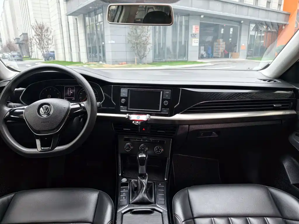 Volkswagen Passat 2020 — фото 15
