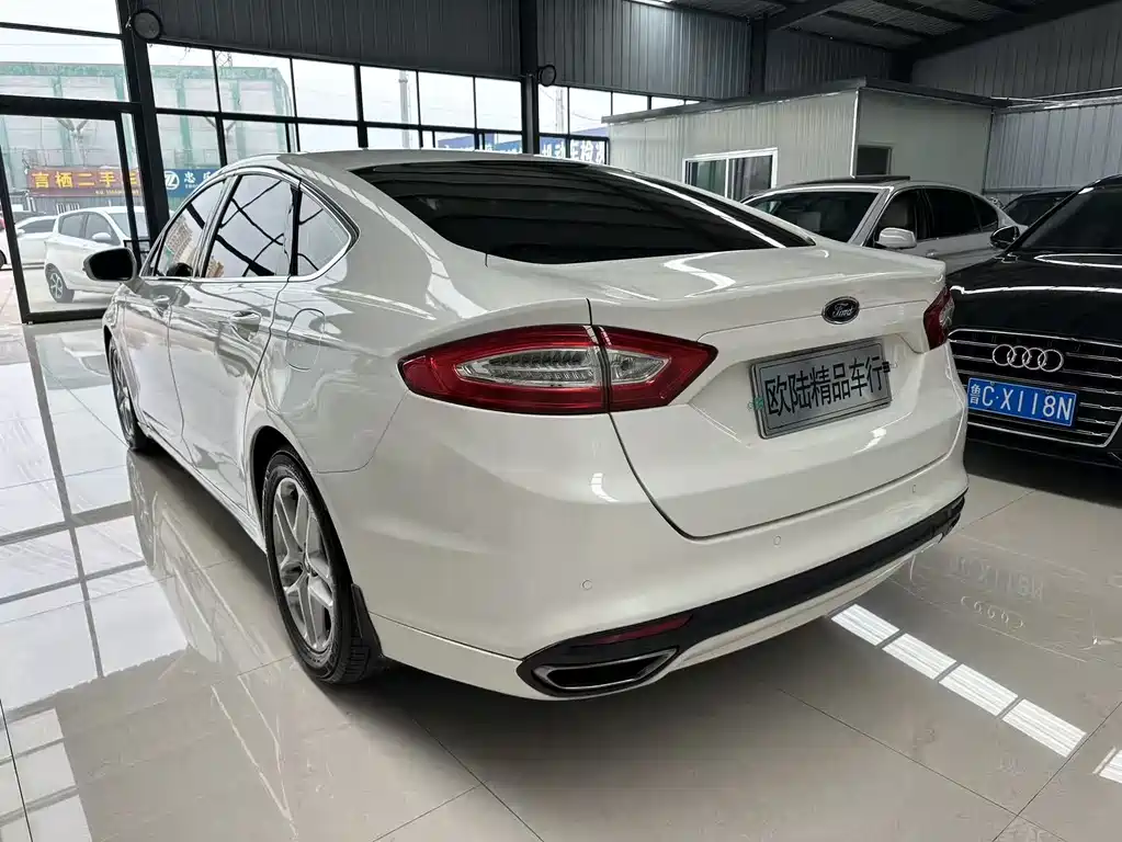 Ford Mondeo 2013 — фото 12
