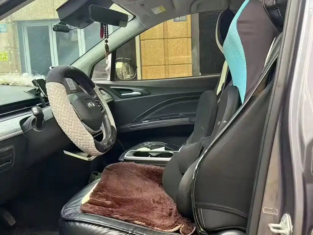 Neta V 2022