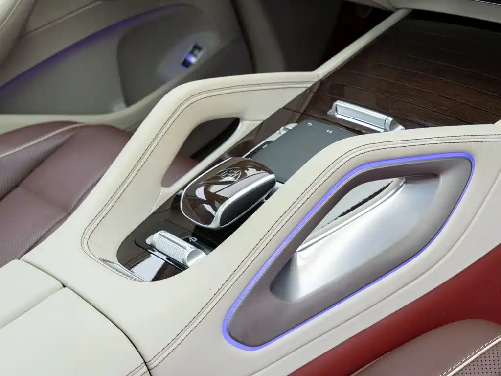 Mercedes-Benz Maybach GLS 2023 — фото 16