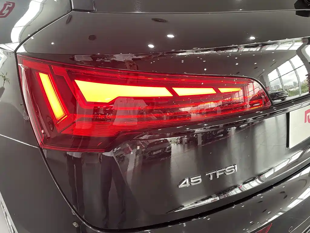 Audi Q5L 2022 — фото 10