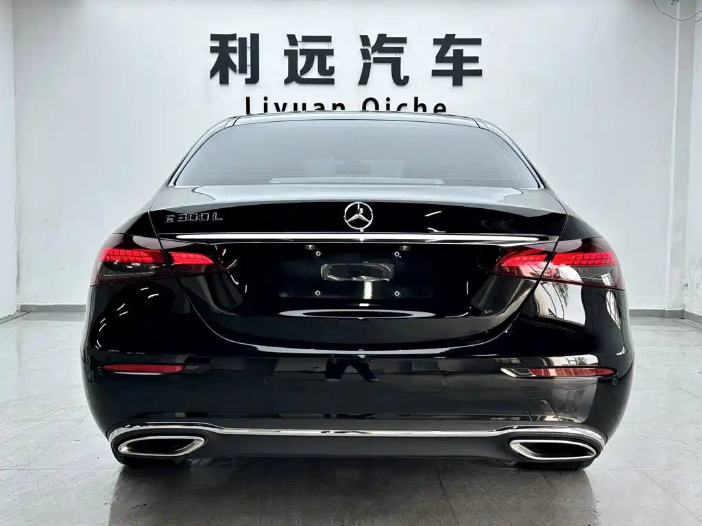 Mercedes-Benz E-Class 2023 — фото 14