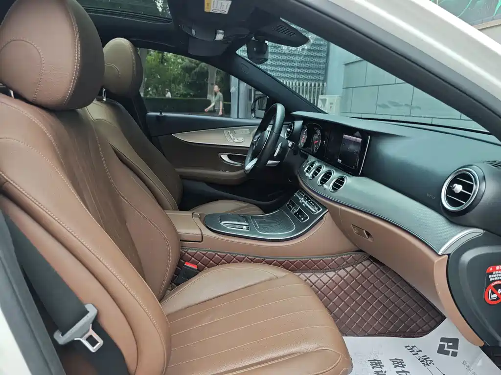 Mercedes-Benz E-Class 2019 — фото 10