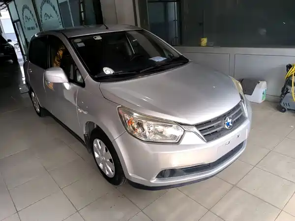 Venucia R50 2014