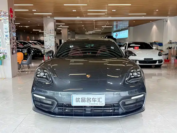 Porsche Panamera 2021