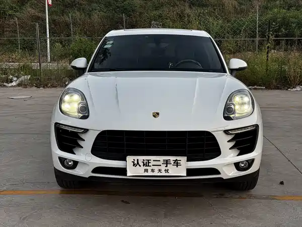 Porsche Macan 2015