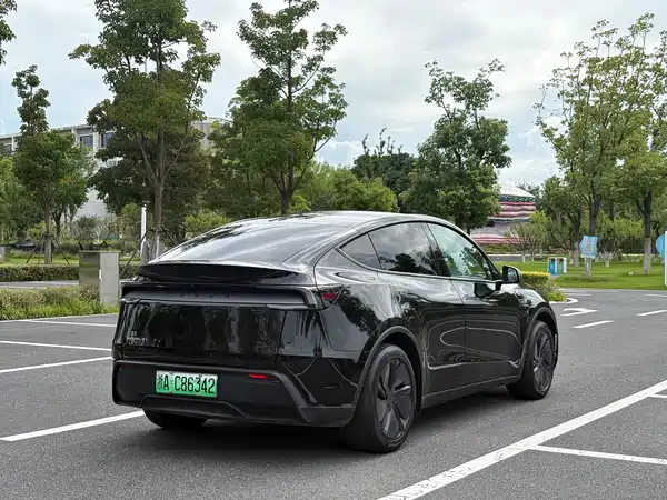Tesla Model Y 2026