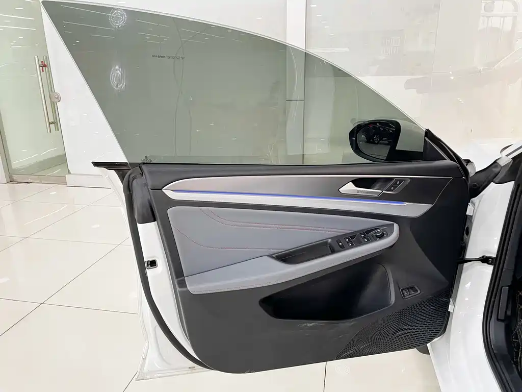Volkswagen Lamando 2025 — фото 13