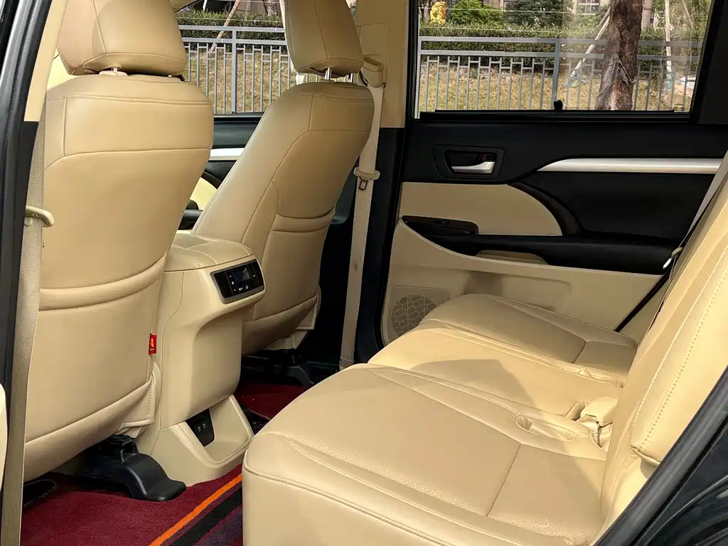 Toyota Highlander 2019 — фото 12