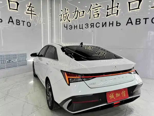 Hyundai Elantra 2024